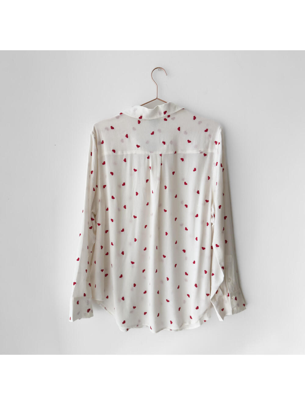NWT Torrid White Crinkle Gauze Button-Down Shirt Red Heart Embroidery Size 1X - Picture 3 of 6
